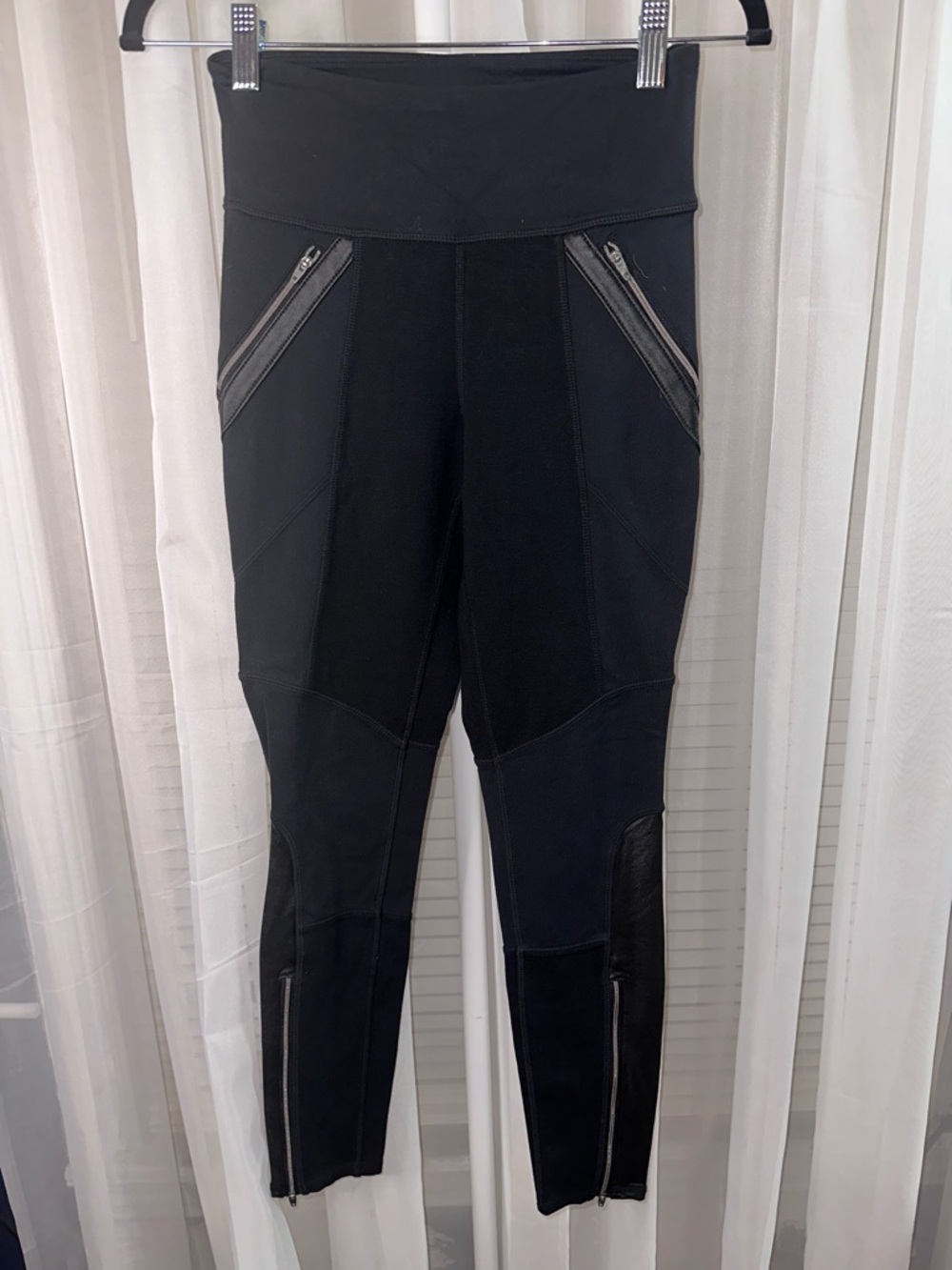 Athleta Black Performance Leggings